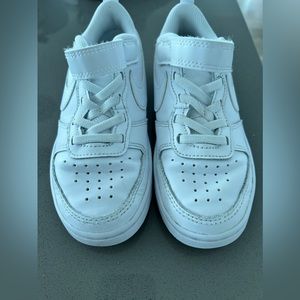 Nike kids court borough